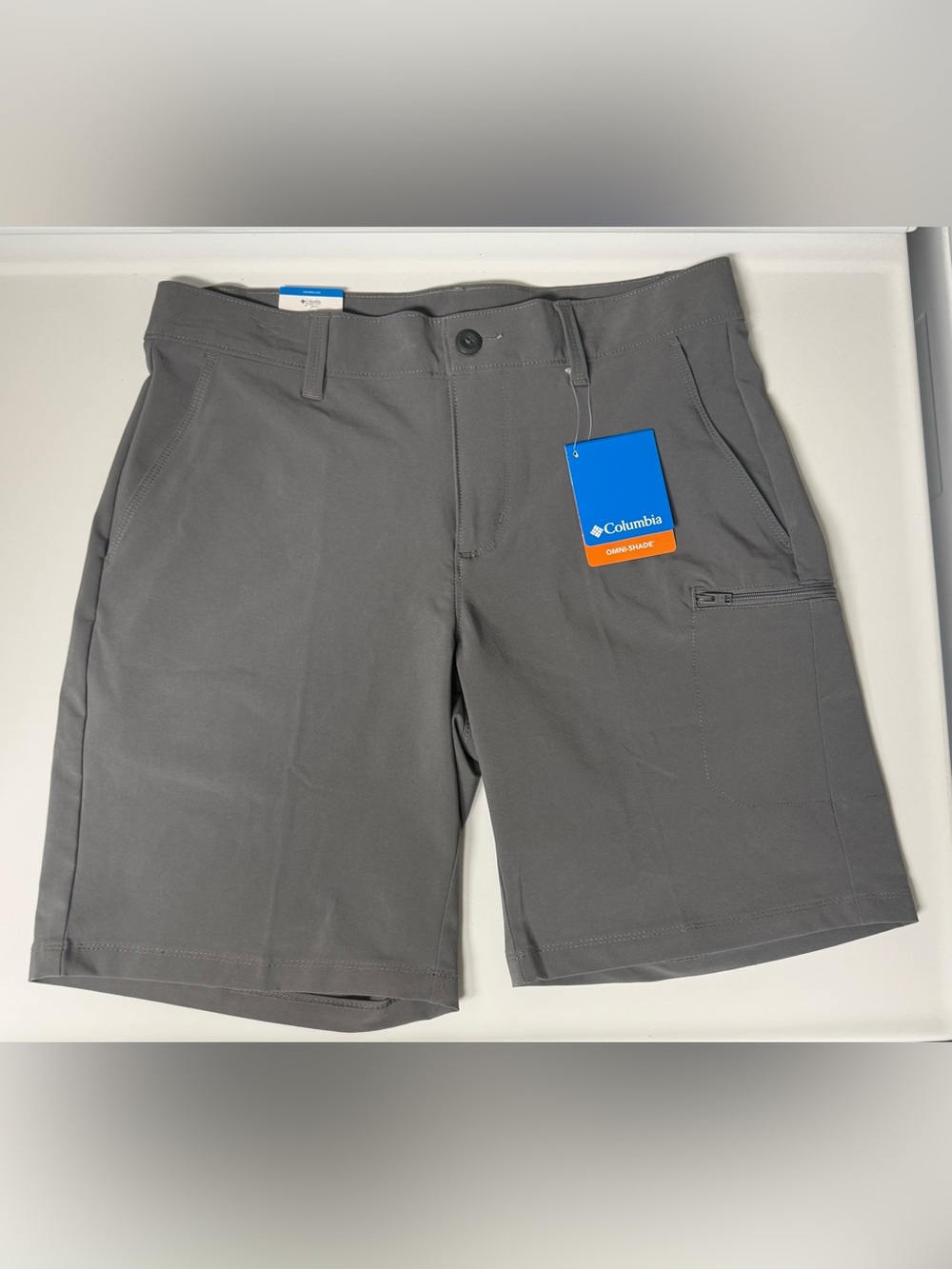 Men’s Columbia Shorts 30Wx9L Gray Active Omnishade, 2 front,1 side,1 back pkt